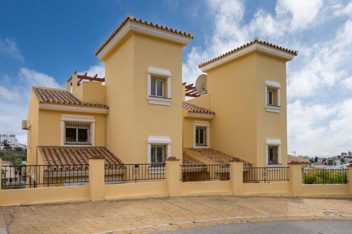 Image No.17-3 Bed Townhouse for sale