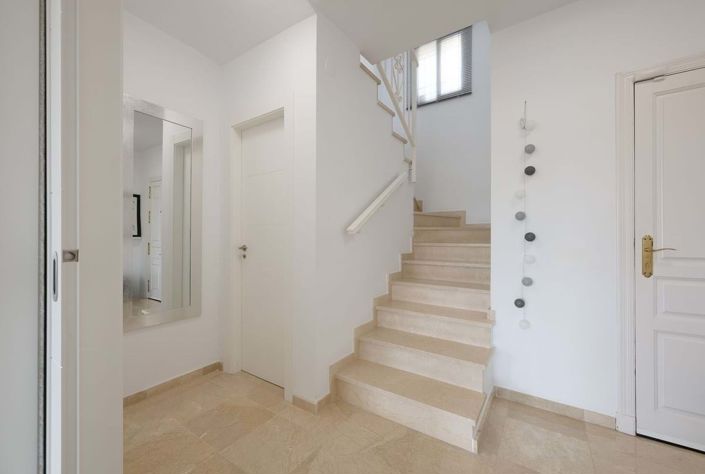 Image No.9-3 Bed Townhouse for sale