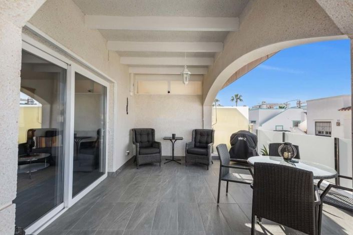 Image No.11-2 Bed Townhouse for sale