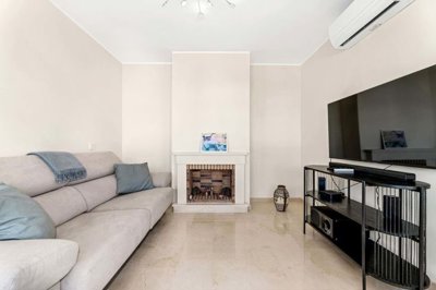 1447-526698-78d1f4f8b6655591b02d22fabb36a692d