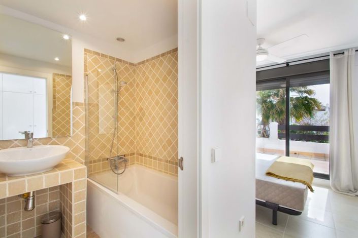 Image No.11-2 Bed Apartment for sale