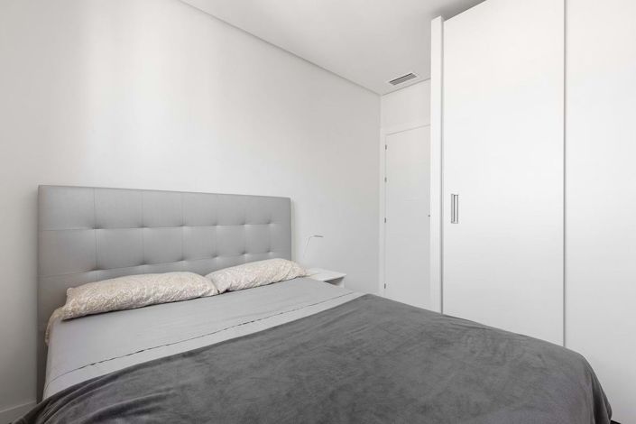 Image No.25-3 Bed Apartment for sale