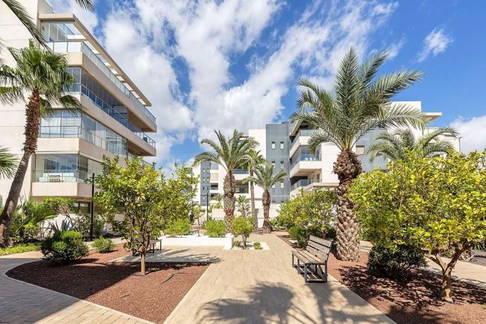 Image No.30-3 Bed Apartment for sale