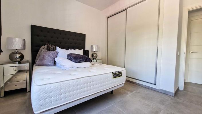 Image No.21-3 Bed Townhouse for sale