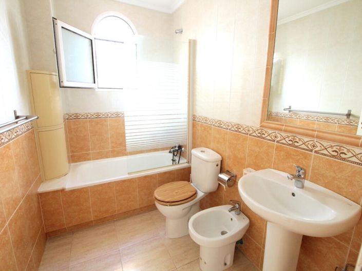 Image No.15-3 Bed Townhouse for sale