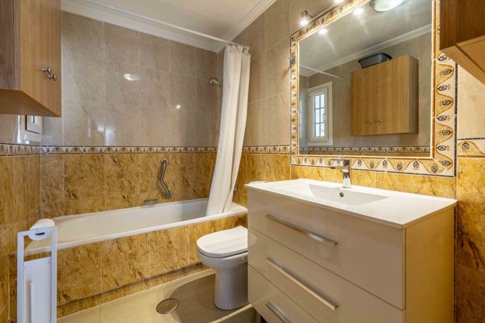 Image No.14-2 Bed Apartment for sale