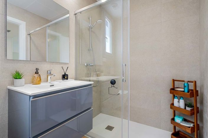 Image No.12-2 Bed Apartment for sale