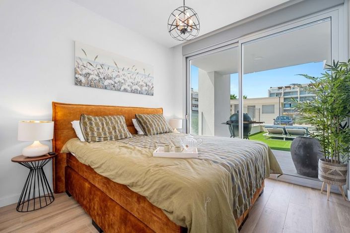 Image No.8-2 Bed Apartment for sale