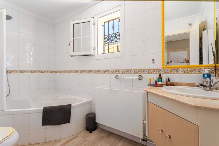 Image No.17-3 Bed Villa for sale