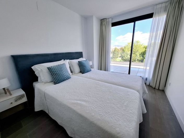 Image No.10-3 Bed Apartment for sale