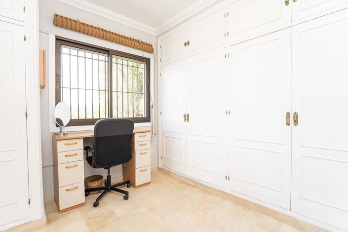 Image No.36-4 Bed Property for sale