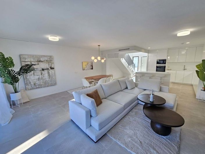 Image No.13-3 Bed Townhouse for sale