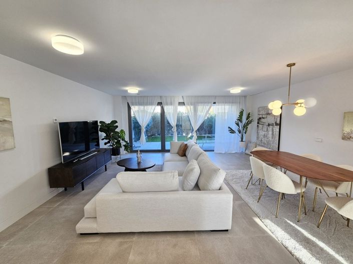 Image No.3-3 Bed Townhouse for sale