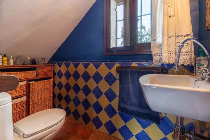 Image No.10-4 Bed Villa for sale