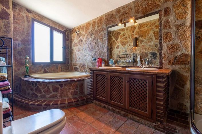 Image No.34-4 Bed Villa for sale