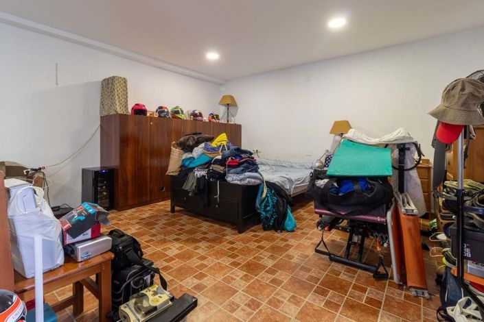 Image No.48-4 Bed Villa for sale