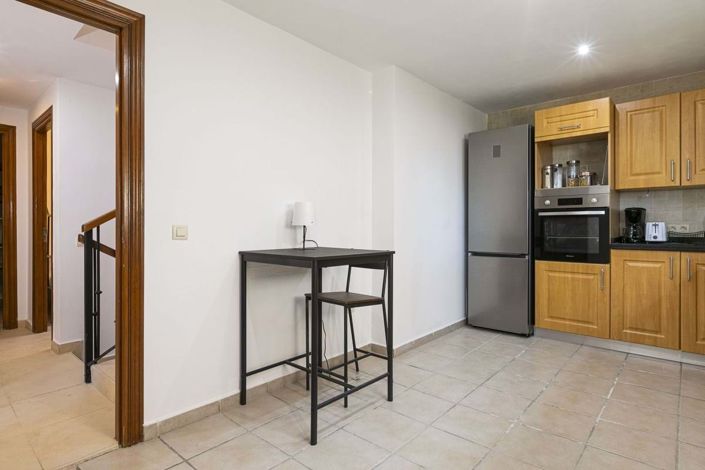 Image No.16-5 Bed Townhouse for sale