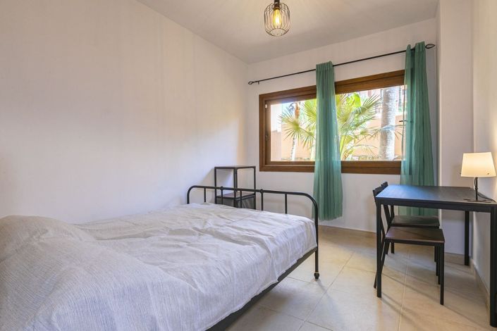 Image No.29-5 Bed Townhouse for sale