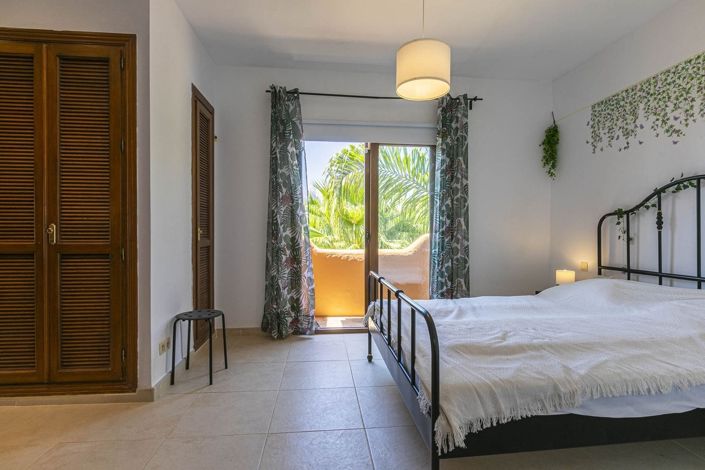 Image No.33-5 Bed Townhouse for sale