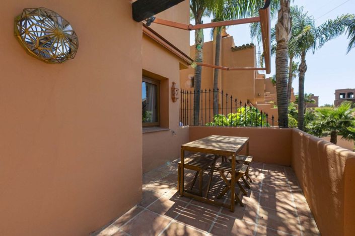 Image No.5-5 Bed Townhouse for sale