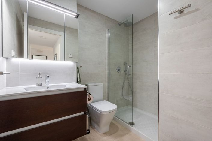 Image No.13-3 Bed Townhouse for sale