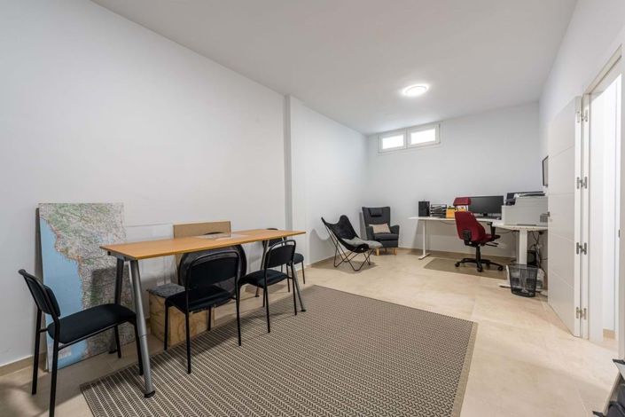 Image No.21-3 Bed Townhouse for sale