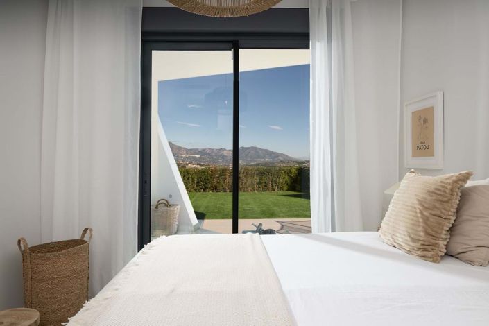 Image No.20-3 Bed Apartment for sale