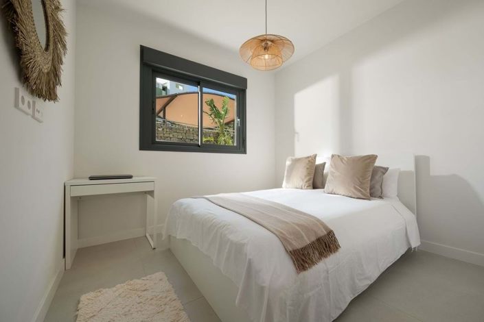 Image No.25-3 Bed Apartment for sale