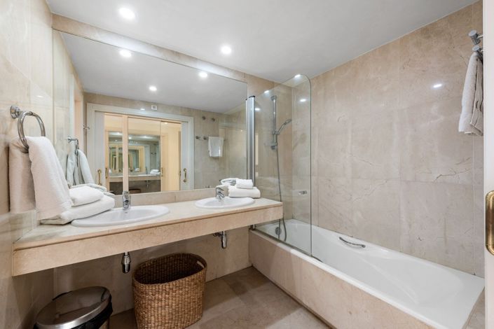 Image No.21-3 Bed Apartment for sale