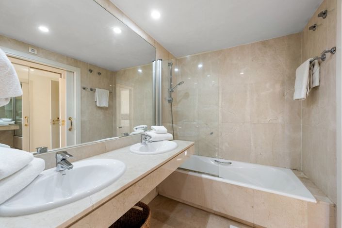 Image No.22-3 Bed Apartment for sale