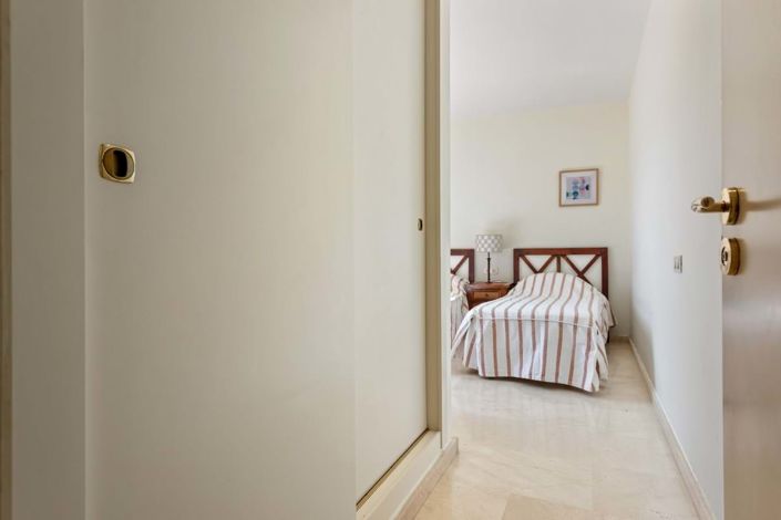 Image No.27-3 Bed Apartment for sale