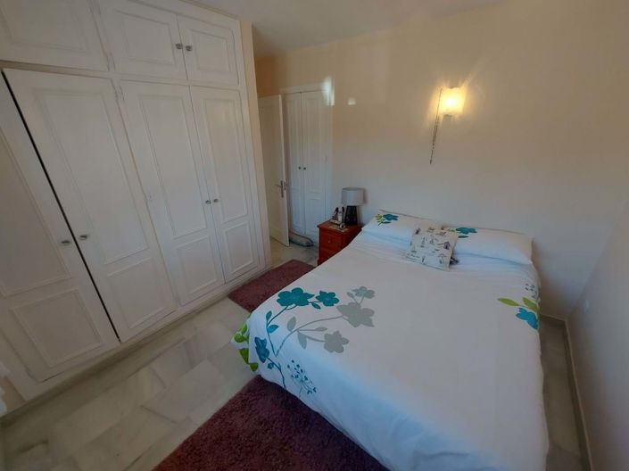 Image No.19-3 Bed Townhouse for sale