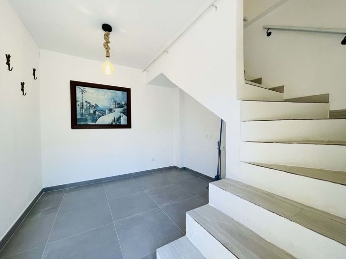 Image No.29-3 Bed Townhouse for sale