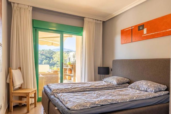 Image No.24-4 Bed Apartment for sale