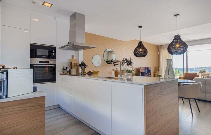 Image No.8-3 Bed Townhouse for sale