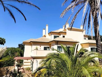 1447-525847-78d1f4f8b6655591b02d22fabb36a692d