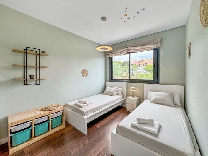 Image No.25-4 Bed Townhouse for sale