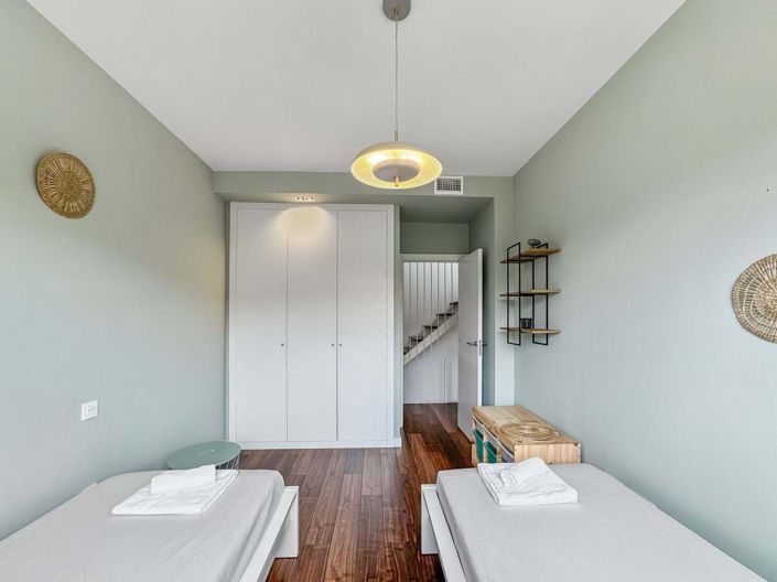 Image No.26-4 Bed Townhouse for sale