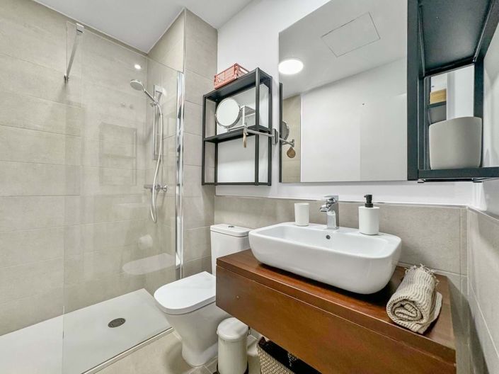 Image No.27-4 Bed Townhouse for sale