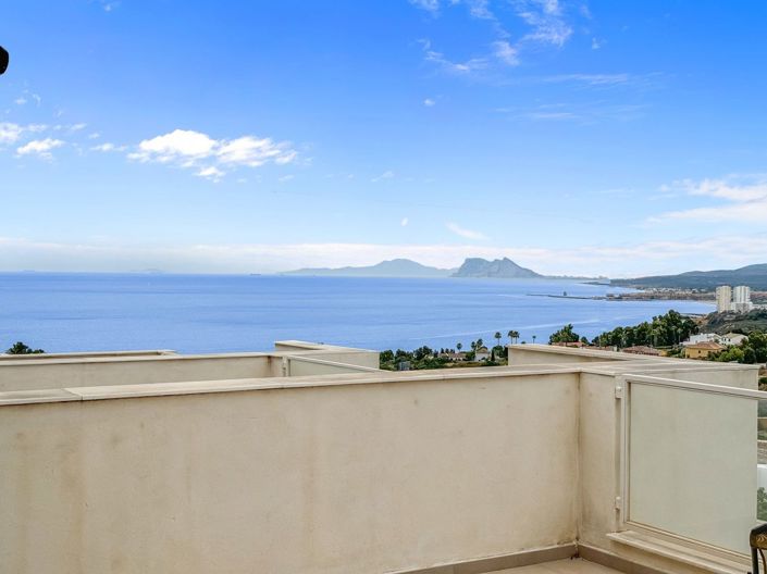 Image No.45-4 Bed Townhouse for sale