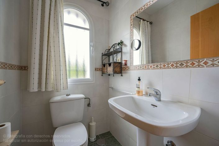 Image No.11-3 Bed Townhouse for sale