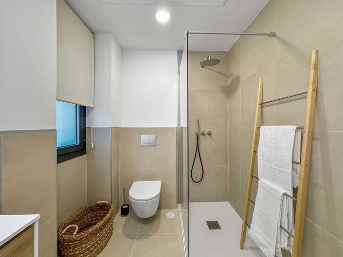 Image No.32-2 Bed Apartment for sale