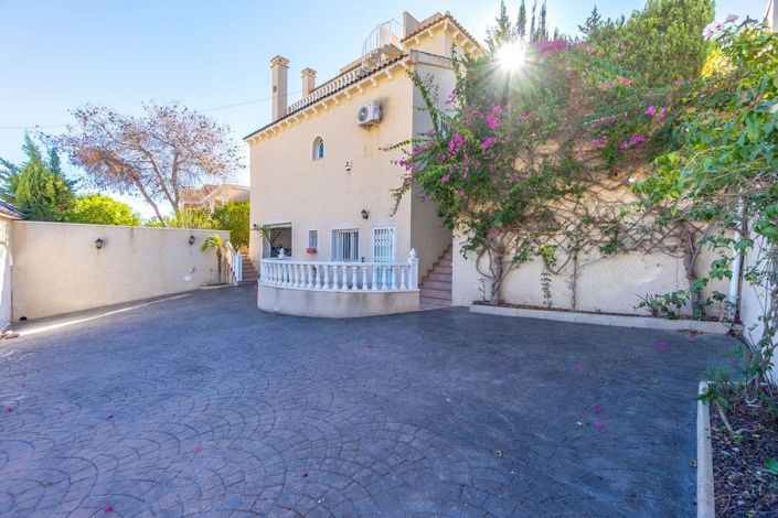 Image No.32-3 Bed Villa for sale