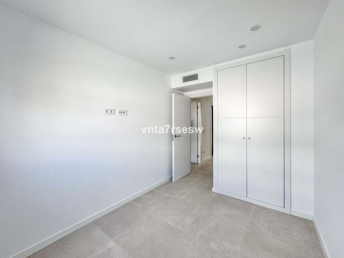 Image No.19-3 Bed Townhouse for sale