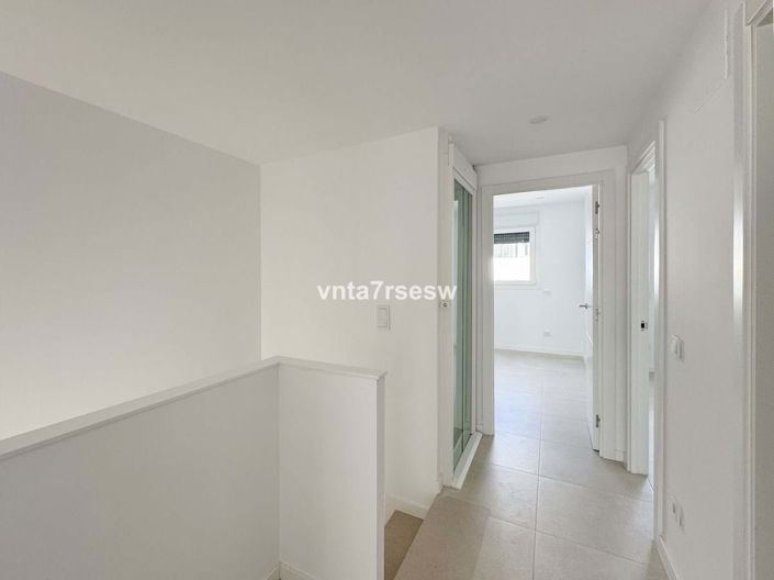 Image No.23-3 Bed Townhouse for sale