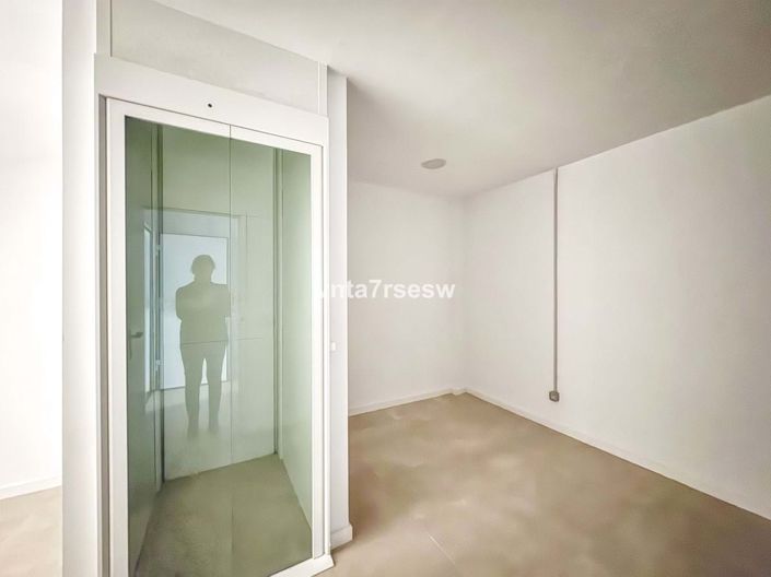 Image No.26-3 Bed Townhouse for sale