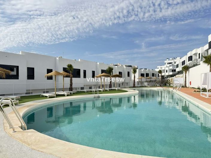 Image No.33-3 Bed Townhouse for sale