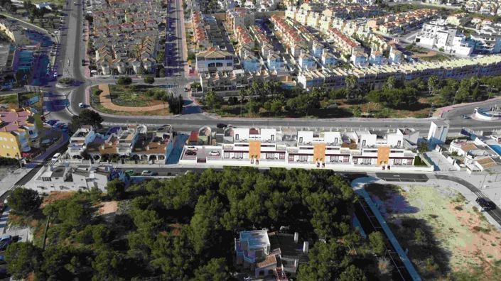 Image No.24-3 Bed Townhouse for sale