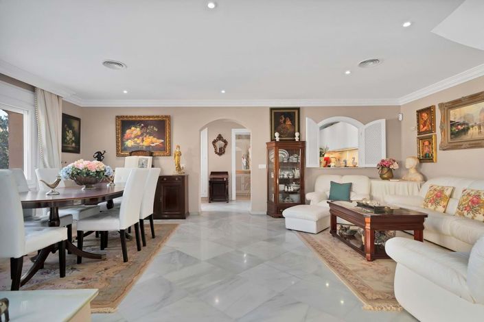 Image No.36-3 Bed Townhouse for sale