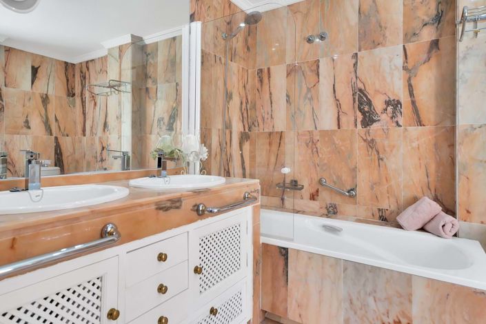 Image No.54-3 Bed Townhouse for sale